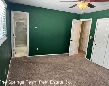 1239 Suncrest Way - Photo Thumbnail 10