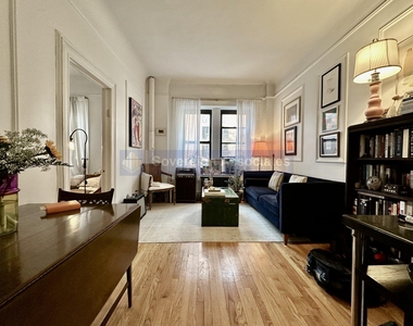 52 Irving Place - Photo Thumbnail 4