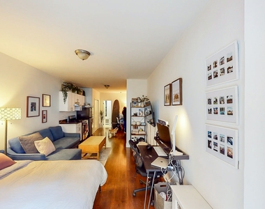 226 East 89 - Photo Thumbnail 2