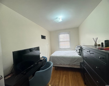 154-26 41st Avenue - Photo Thumbnail 2