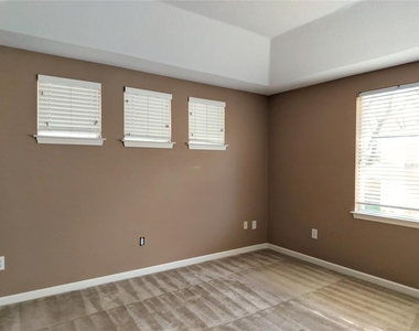 5611 S Sherwood Avenue - Photo Thumbnail 16