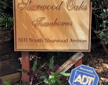 5611 S Sherwood Avenue - Photo Thumbnail 4