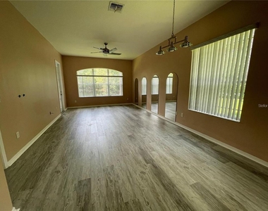 7412 Wimpole Drive - Photo Thumbnail 2