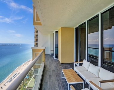 17875 Collins Ave - Photo Thumbnail 56