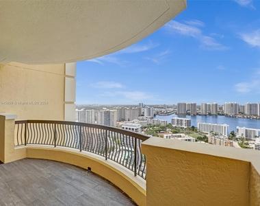 17875 Collins Ave - Photo Thumbnail 35