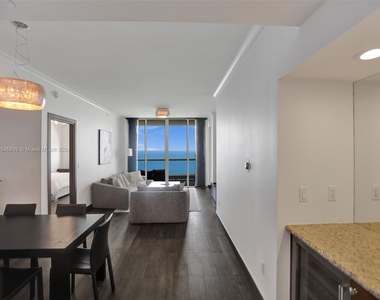 17875 Collins Ave - Photo Thumbnail 10