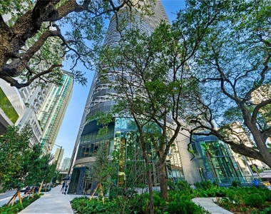 1000 Brickell Plz - Photo Thumbnail 33