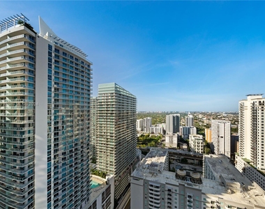 1000 Brickell Plz - Photo Thumbnail 15