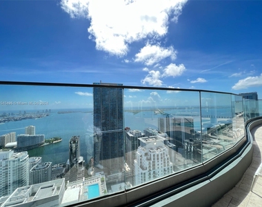 1000 Brickell Plz - Photo Thumbnail 22