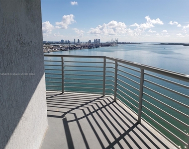 325 S Biscayne Blvd - Photo Thumbnail 1