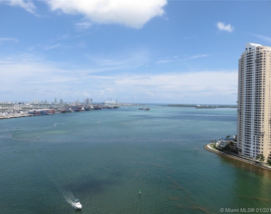 325 S Biscayne Blvd - Photo Thumbnail 2