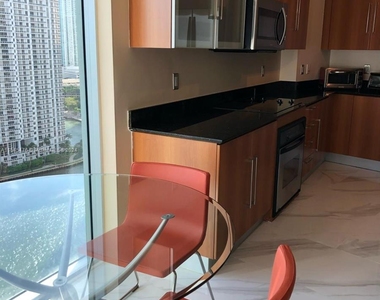 325 S Biscayne Blvd - Photo Thumbnail 14