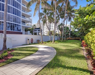 4201 Collins Ave - Photo Thumbnail 58