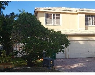 17855 Sw 35th Dr - Photo Thumbnail 1