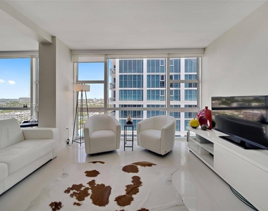 6801 Collins Ave - Photo Thumbnail 13