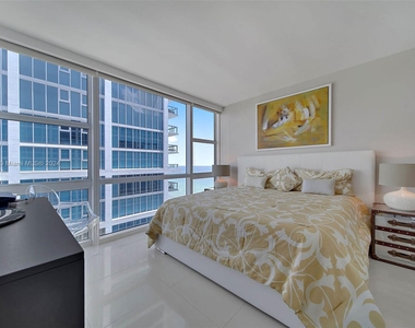 6801 Collins Ave - Photo Thumbnail 21