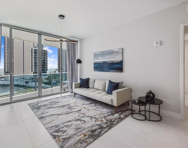 17550 Collins Avenue - Photo Thumbnail 6