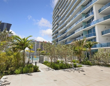 17550 Collins Avenue - Photo Thumbnail 32