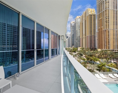 17550 Collins Avenue - Photo Thumbnail 30