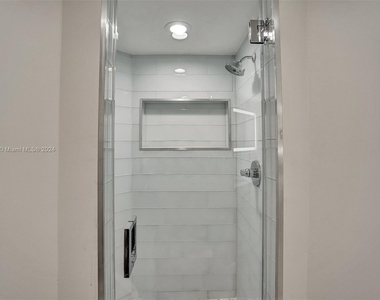 4779 Collins Ave - Photo Thumbnail 26