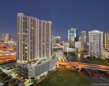 350 S Miami Ave - Photo Thumbnail 0