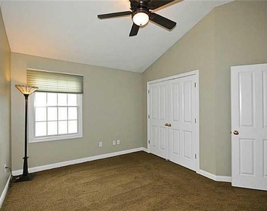 12764 Edgemont Way - Photo Thumbnail 6