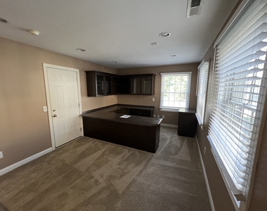 12764 Edgemont Way - Photo Thumbnail 17