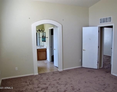 3054 Copper Pointe Drive - Photo Thumbnail 9