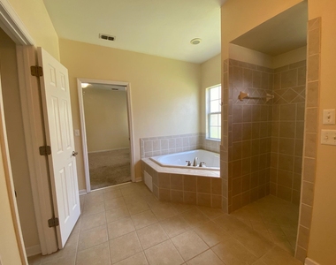 231 Waynard Way - Photo Thumbnail 10