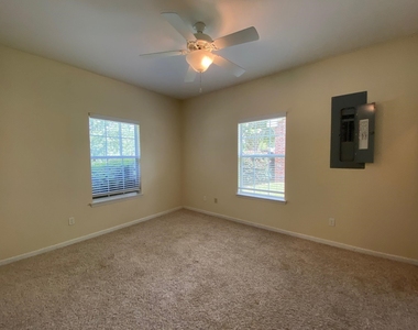 231 Waynard Way - Photo Thumbnail 14