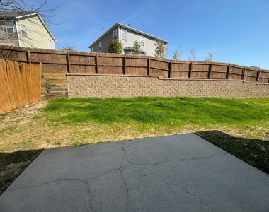 2829 Roundleaf Court - Photo Thumbnail 17