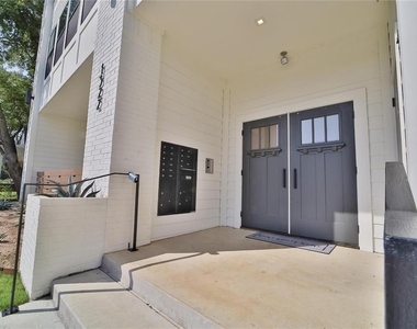 1322 Lipscomb Street - Photo Thumbnail 2