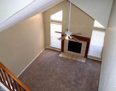 580 Raintree Circle - Photo Thumbnail 16