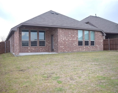 2406 Trickling Creek Drive - Photo Thumbnail 17