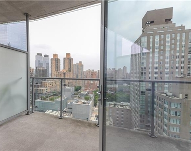 555 W 59th St - Photo Thumbnail 0