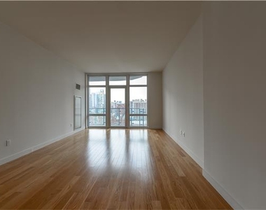 555 W 59th St - Photo Thumbnail 3