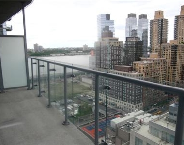 555 W 59th St - Photo Thumbnail 15