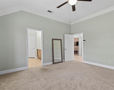 7216 Raintree Way - Photo Thumbnail 14