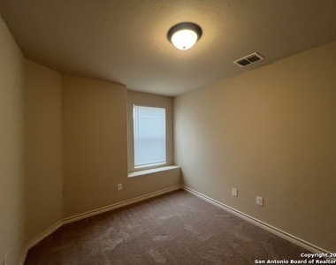 6926 Lakeview Dr - Photo Thumbnail 22