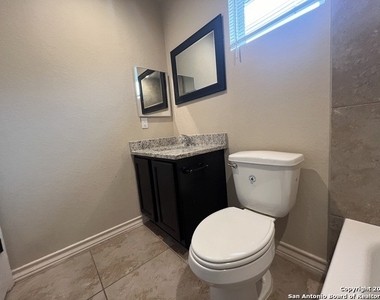 6926 Lakeview Dr - Photo Thumbnail 27