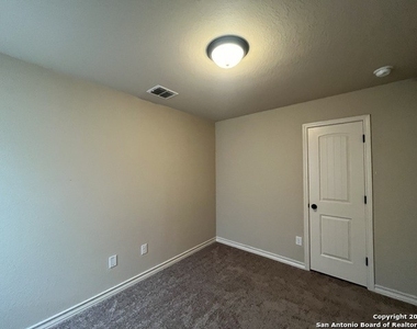 6926 Lakeview Dr - Photo Thumbnail 23