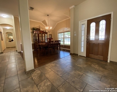 1604 Canyon Oak - Photo Thumbnail 4