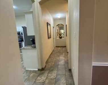 1604 Canyon Oak - Photo Thumbnail 17