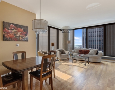 60 E Monroe Street - Photo Thumbnail 3