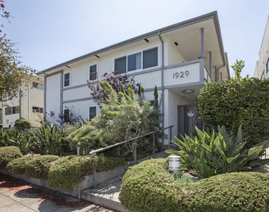 1929 Tamarind Ave - Photo Thumbnail 0