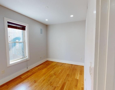 1159 Oates St Ne - Photo Thumbnail 10