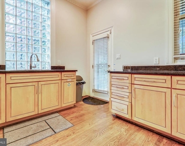 221 M St Nw - Photo Thumbnail 8