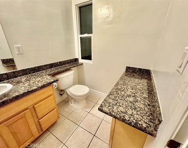 251 N Kenmore Avenue - Photo Thumbnail 8