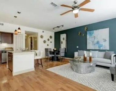 2221 W Dallas Street - Photo Thumbnail 0