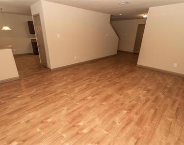 2307 Kolby Way - Photo Thumbnail 5